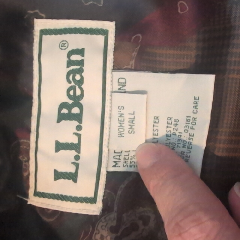 Vintage Women's L.L. Bean Quilted Coat With Thermomor Thermal Insulation - Picture 4 of 16